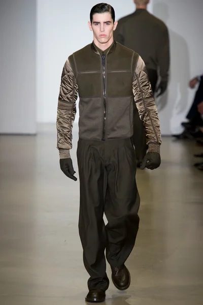 Look 3